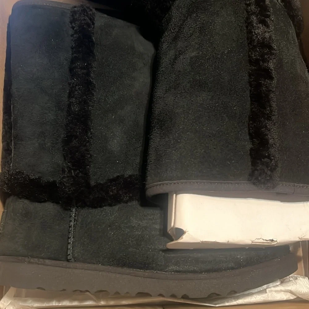 UGG Kids Hadley II Waterproof Tall (Big Kid) Black | NEW in‎ BOX!!!🖤